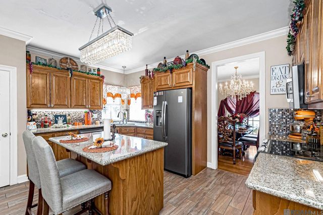 6497 Summerlin Dr, Zachary, LA 70791