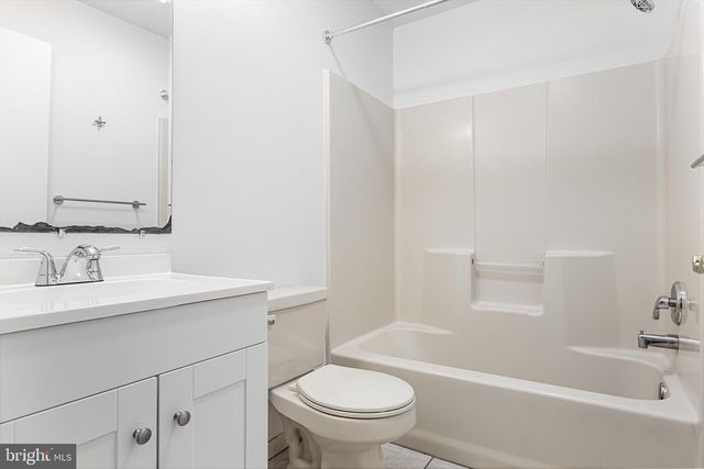 6000-02 S CRESCENT BLVD, Pennsauken, NJ 08109