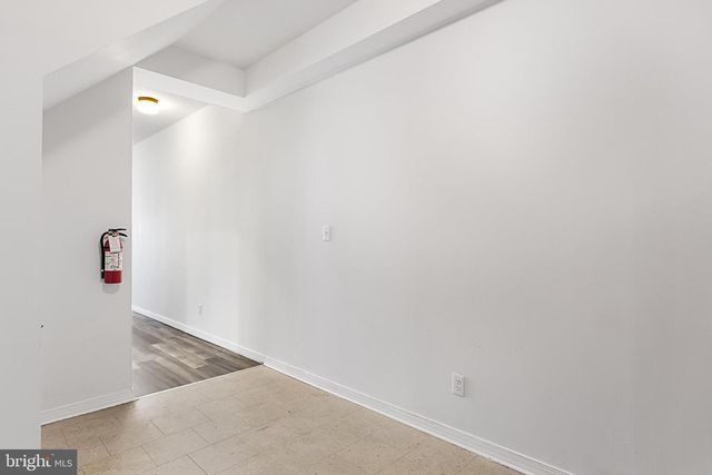 6000-02 S CRESCENT BLVD, Pennsauken, NJ 08109