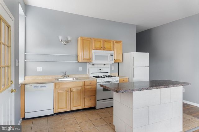 6000-02 S CRESCENT BLVD, Pennsauken, NJ 08109