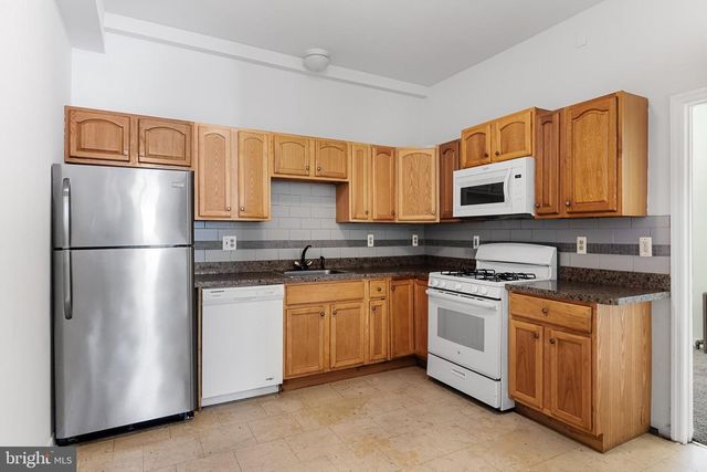 6000-02 S CRESCENT BLVD, Pennsauken, NJ 08109