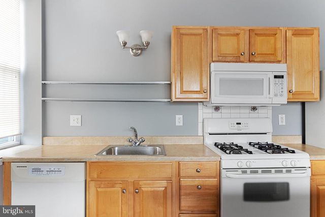 6000-02 S CRESCENT BLVD, Pennsauken, NJ 08109