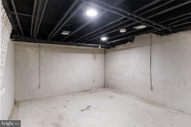 6000-02 S CRESCENT BLVD, Pennsauken, NJ 08109