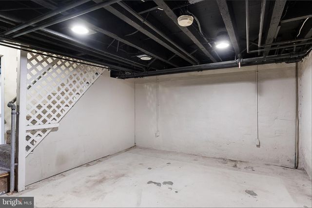 6000-02 S CRESCENT BLVD, Pennsauken, NJ 08109