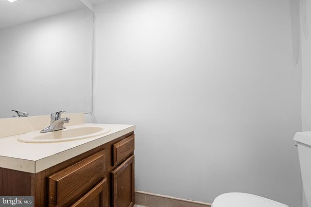 6000-02 S CRESCENT BLVD, Pennsauken, NJ 08109