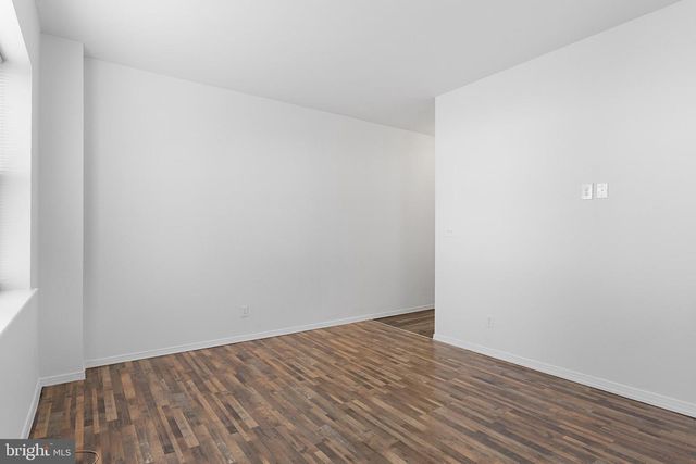 6000-02 S CRESCENT BLVD, Pennsauken, NJ 08109