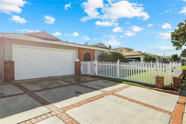 2722 Spreckels Lane, Redondo Beach, CA 90278