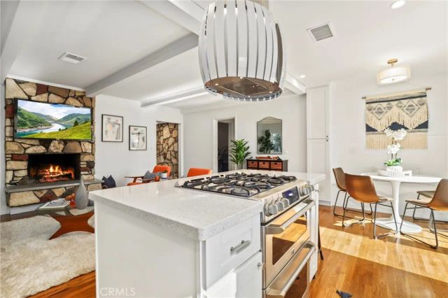 2722 Spreckels Lane, Redondo Beach, CA 90278