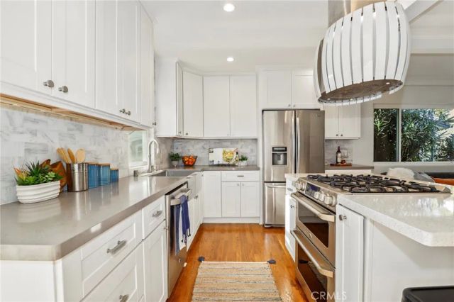 2722 Spreckels Lane, Redondo Beach, CA 90278