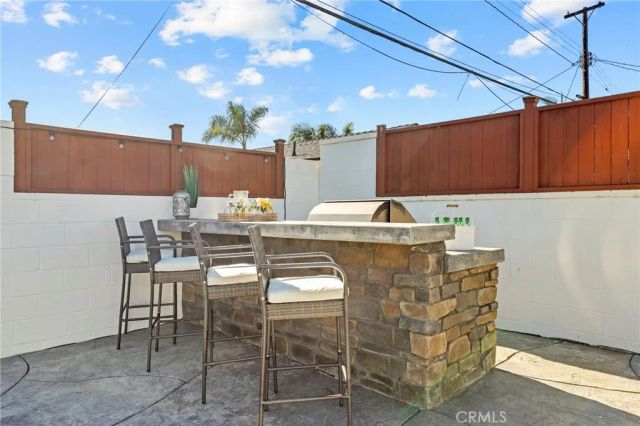 2722 Spreckels Lane, Redondo Beach, CA 90278