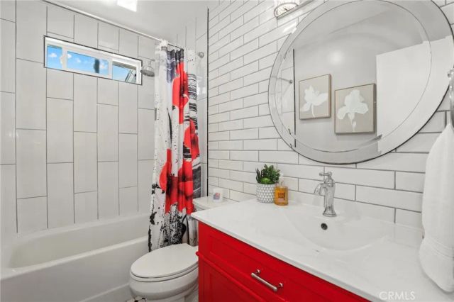 2722 Spreckels Lane, Redondo Beach, CA 90278