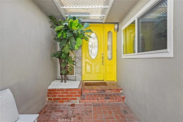 2722 Spreckels Lane, Redondo Beach, CA 90278