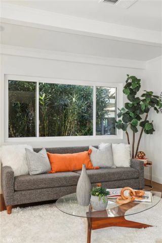 2722 Spreckels Lane, Redondo Beach, CA 90278