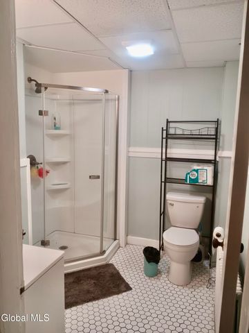 137 2nd Avenue, Troy, NY 12180