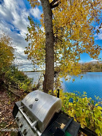 137 2nd Avenue, Troy, NY 12180