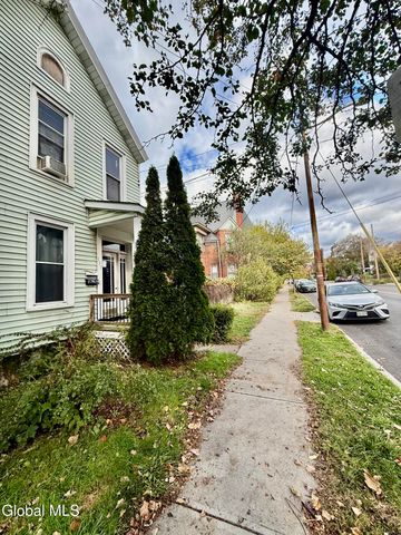 137 2nd Avenue, Troy, NY 12180