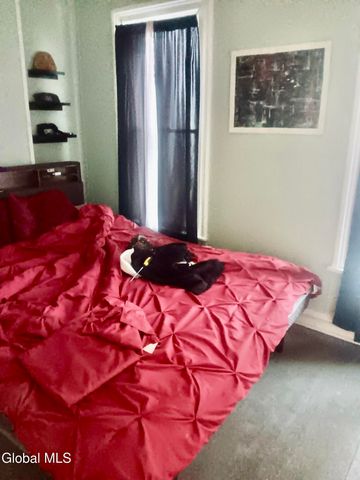 137 2nd Avenue, Troy, NY 12180