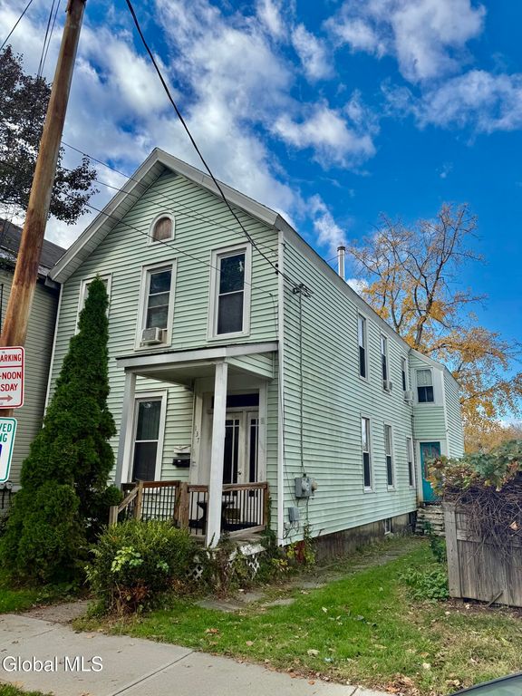 137 2nd Avenue, Troy, NY 12180