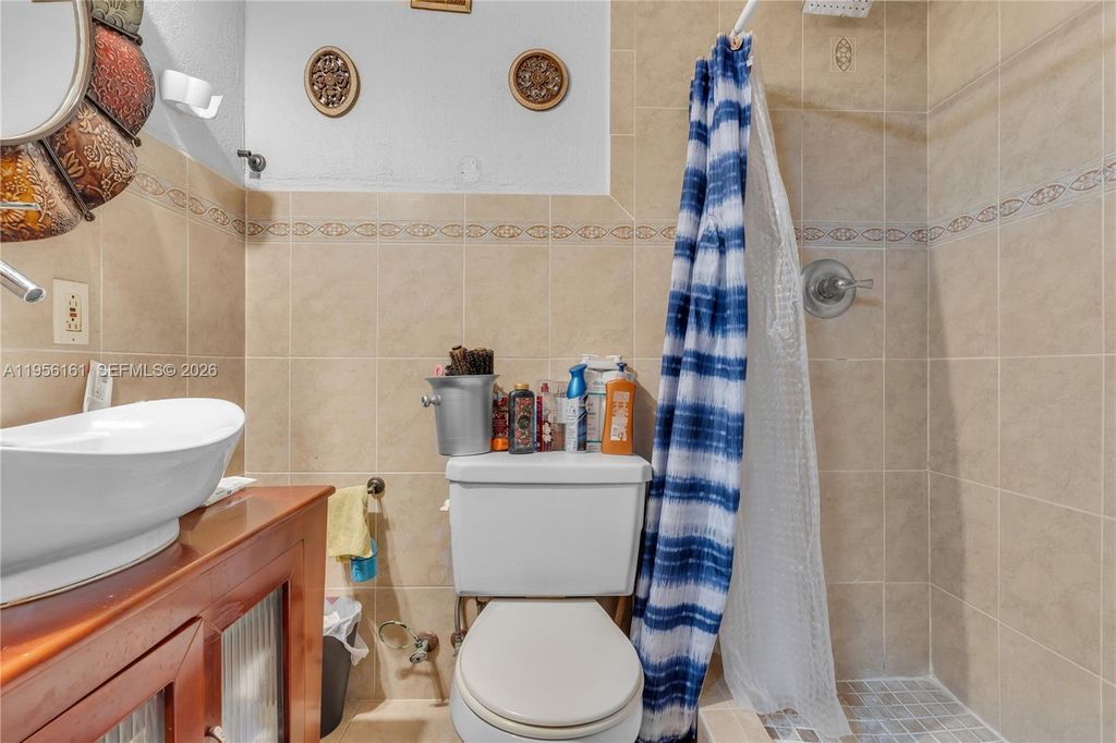 Image 12 of property listing at 18670 Belview Dr, Cutler Bay, FL 33157