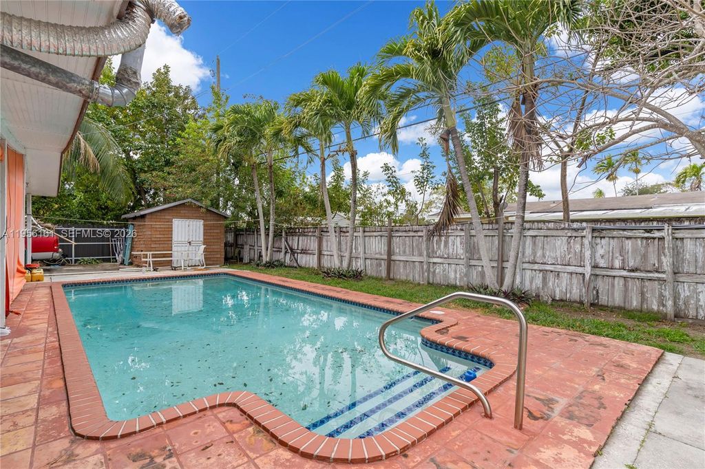 Image 29 of property listing at 18670 Belview Dr, Cutler Bay, FL 33157