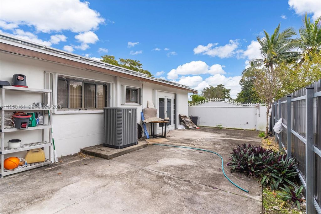 Image 35 of property listing at 18670 Belview Dr, Cutler Bay, FL 33157