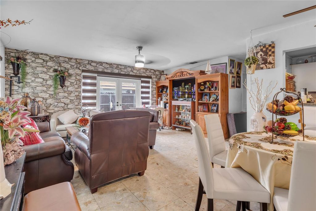 Image 4 of property listing at 18670 Belview Dr, Cutler Bay, FL 33157