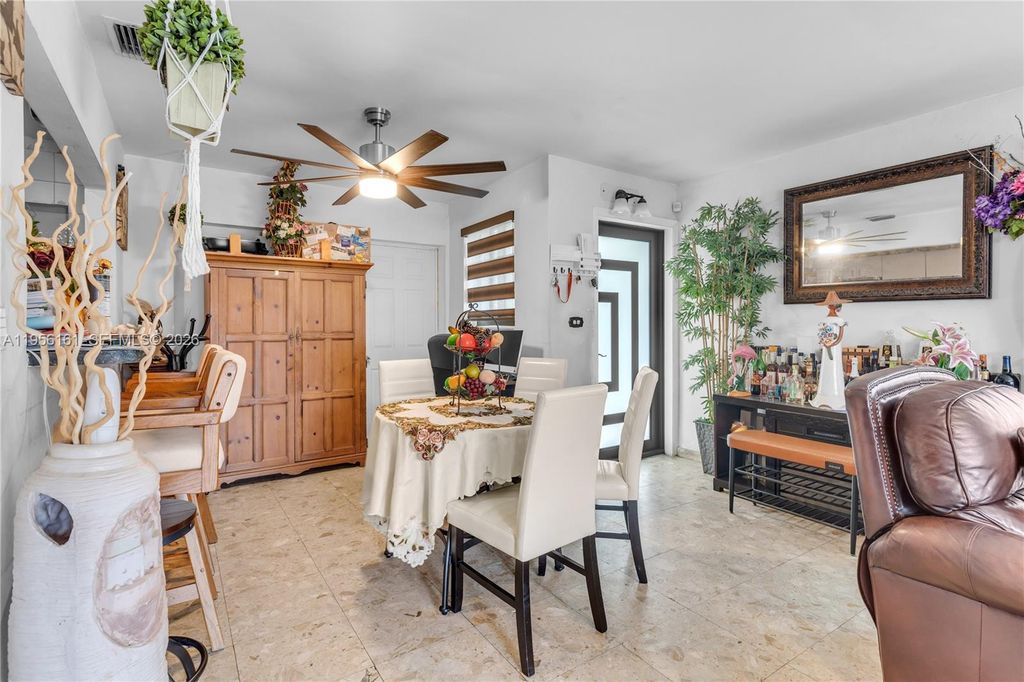 Image 7 of property listing at 18670 Belview Dr, Cutler Bay, FL 33157