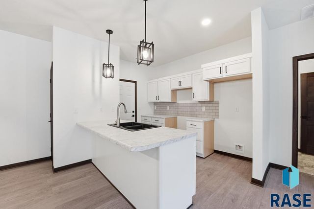 1249 N Marion Rd Road 4, Sioux Falls, SD 57107