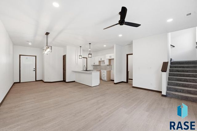 1249 N Marion Rd Road 4, Sioux Falls, SD 57107