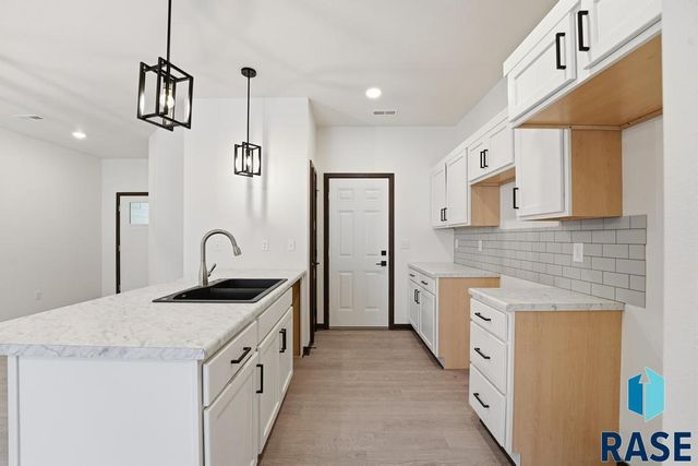 1249 N Marion Rd Road 4, Sioux Falls, SD 57107