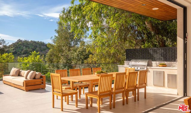 12752 Mulholland Drive, Los Angeles, CA 90210