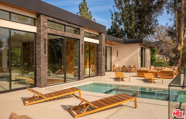 12752 Mulholland Drive, Los Angeles, CA 90210