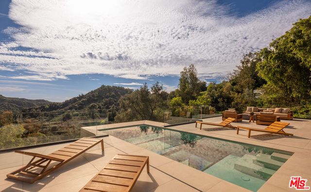 12752 Mulholland Drive, Los Angeles, CA 90210