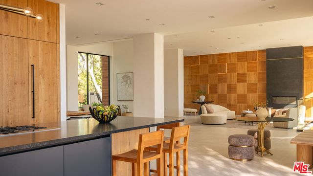 12752 Mulholland Drive, Los Angeles, CA 90210