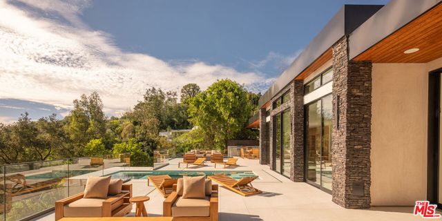 12752 Mulholland Drive, Los Angeles, CA 90210
