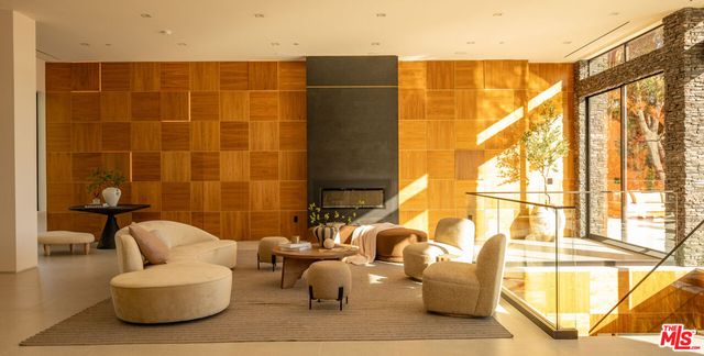12752 Mulholland Drive, Los Angeles, CA 90210