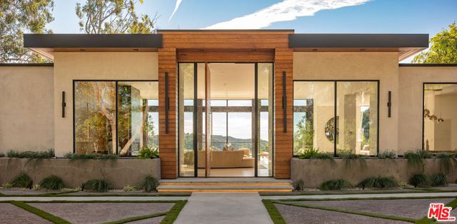 12752 Mulholland Drive, Los Angeles, CA 90210
