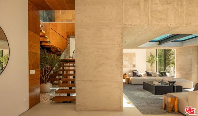 12752 Mulholland Drive, Los Angeles, CA 90210