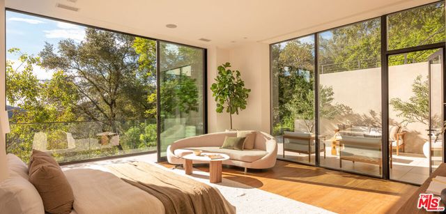 12752 Mulholland Drive, Los Angeles, CA 90210
