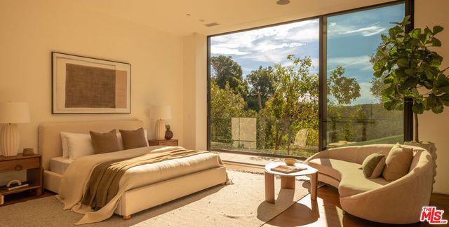 12752 Mulholland Drive, Los Angeles, CA 90210