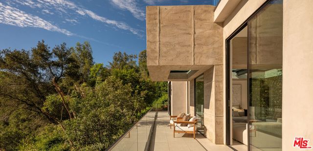 12752 Mulholland Drive, Los Angeles, CA 90210