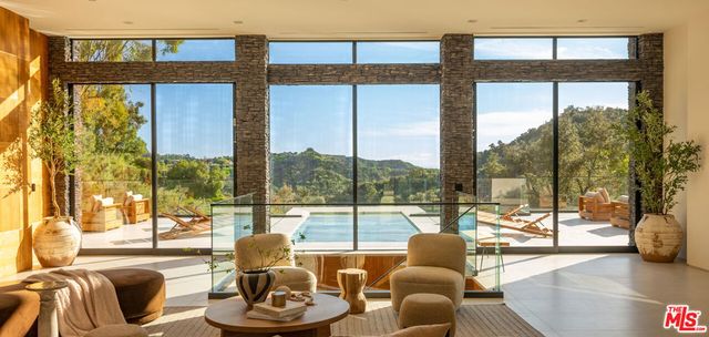 12752 Mulholland Drive, Los Angeles, CA 90210