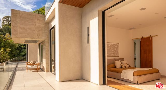 12752 Mulholland Drive, Los Angeles, CA 90210