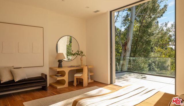 12752 Mulholland Drive, Los Angeles, CA 90210