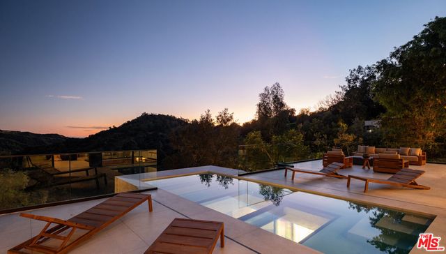 12752 Mulholland Drive, Los Angeles, CA 90210