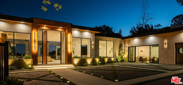 12752 Mulholland Drive, Los Angeles, CA 90210