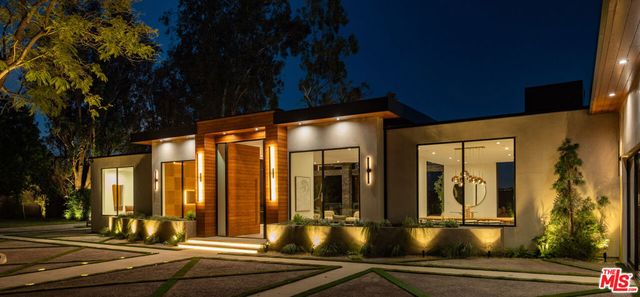 12752 Mulholland Drive, Los Angeles, CA 90210