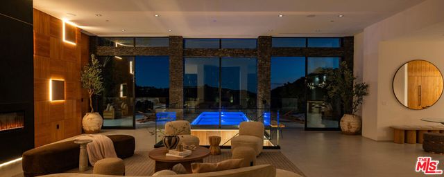 12752 Mulholland Drive, Los Angeles, CA 90210