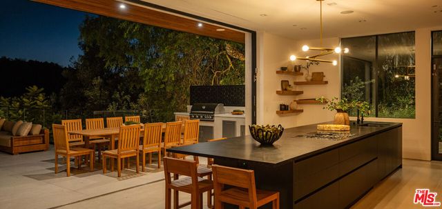 12752 Mulholland Drive, Los Angeles, CA 90210