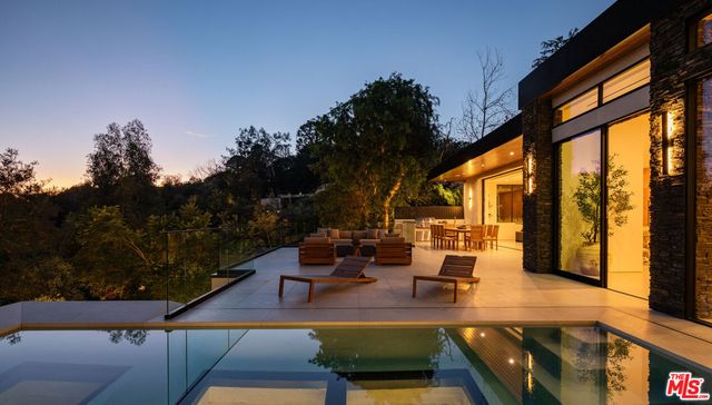 12752 Mulholland Drive, Los Angeles, CA 90210